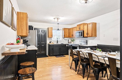 Beech Mountain House | Mtn Oasis! Hot tub- Arcades- Dogs-5 min to Resort!