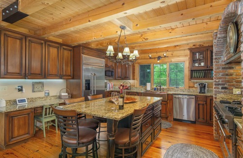 Burnsville Cabin | Mtn Sunsets Lodge, Mtn Views+Sunsets, Fireplaces, River Access, WiFi, Private!