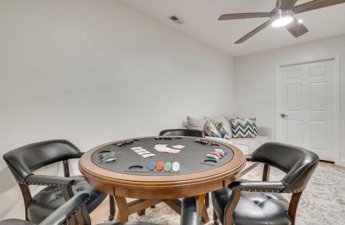 Laurel Park House | Mtn-View Deck! Modern Retreat Near Jump Off Rock