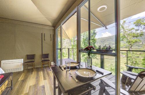 Vilas House | Mtn-View Deck: Scenic Glamping Getaway Near Boone!