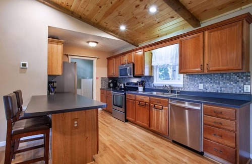 Wears Valley Cabin | MTN View, Game Room, & Hot Tub!