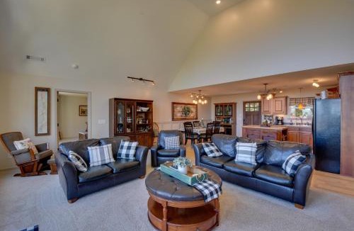 Lakemont House | Mtn Views, Game Room, Hot Tub! Lakemont Retreat