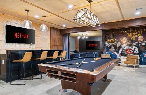 Foxfire Estates House | Mtn Views Game Room Wine & Spirit Vault Spa