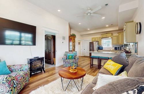 Seymour House | Mtn Views! Romantic Rural Retreat in Seymour