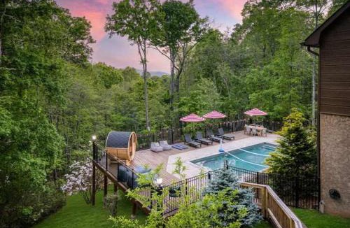 My Mountain House | Mtn Views Sleeps 20 Game Room Outdoor Fun