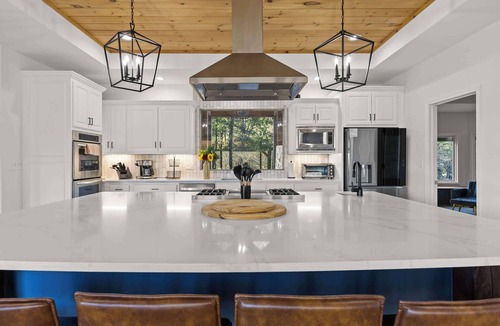 Foxfire Estates House | Mtn Views + Theater + Hot Tub | 5 King Suites