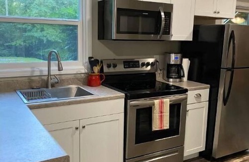 Pisgah Forest House | Mulberry House, privacy and comfort in sought after Pisgah Forest