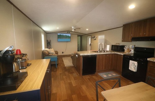 Prosperity House | Murray Cove Retreat - RV Ready Waterfront Oasis
