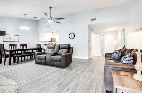 Bloomingdale House | Murray Dale Hideaway – Spacious 3BR Home w/Sunroom, Fenced Yard & Pet-Friendly Comfort Near Tampa!
