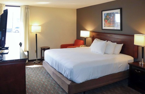 Paducah Hotel | Mustang Inn