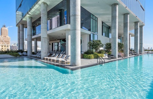 Downtown Miami Apartment | MVR - Prime Downtown Stay - Near Everything!