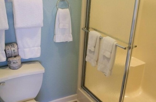 Surfside Beach Resort | Myrtle Beach | Relaxing Golf Retreat | Pool + Golf