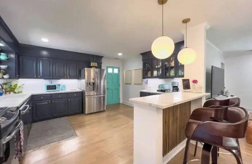 Briarcliff Heights House | N. Druid Hills-MidMod Retreat - A. Blank Children's Hosp - 100+ 5 star reviews