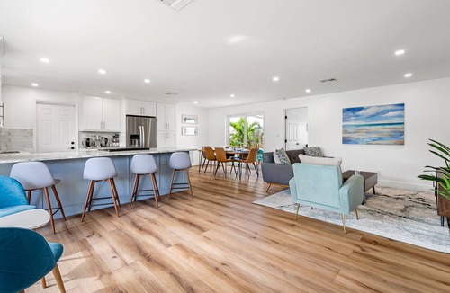 Deerfield Beach House | Nadios.casa: Family Oasis w/Heated Pool/6min to beach/Sleeps 8 (2 king, 4 twin)