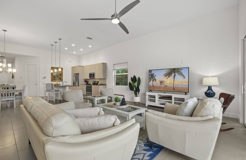Naples Park House | Naples Beach House: Private Pool,Beach&Family Fun!
