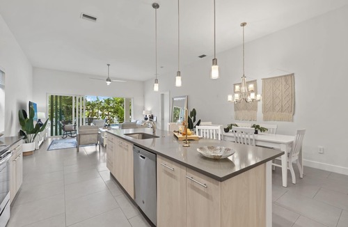 Naples Park House | Naples Beach House: Private Pool,Beach&Family Fun!