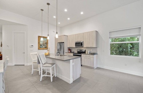 Naples Park House | Naples Beach House: Private Pool,Beach&Family Fun!