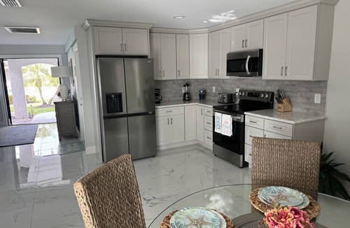 Connors House | Naples Fl. Vanderbilt Beach Waterfront- Magnificent Vanderbilt Bay!