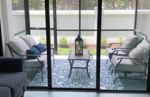 Naples House | Naples Florida Townhome drive close to beaches and world class shopping.
