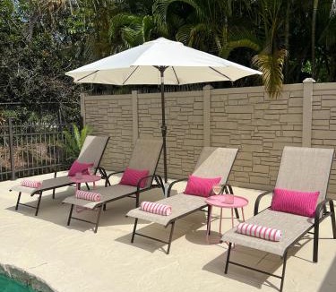 Central Naples House | Naples Henrie Hideaway - Private Pool, pet friendly 12 mins from Beach & Downtown