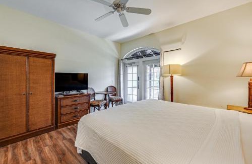 Naples Apartment | Naples Resort Retreat w/Pool Access!