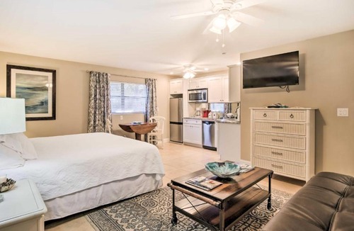 East Naples Apartment | Naples Vacation Rental with Dock and Pool Access!