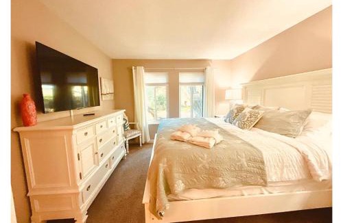 Palmetto Dunes Apartment | Natural beach living with style