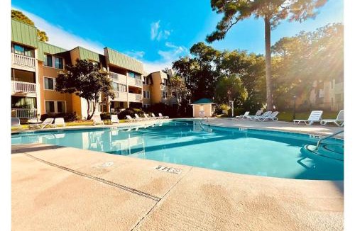 Palmetto Dunes Apartment | Natural beach living with style