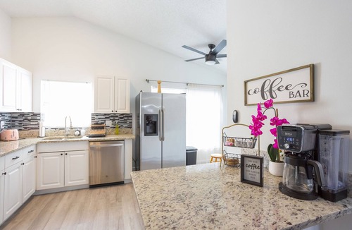 Seffner Community Alliance House | Nature Getaway with lake view and a game room!