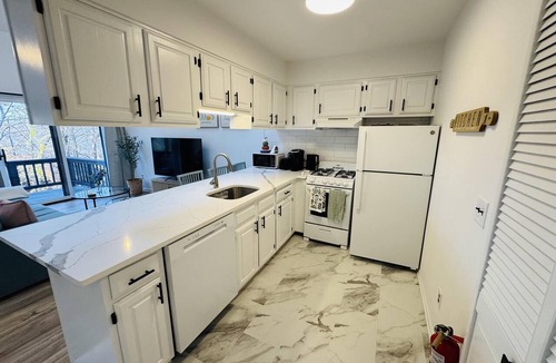 Vernon Condo | Nature Views Washer, Dryer, Balcony 1 Purg #6