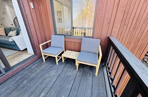 Vernon Condo | Nature Views Washer, Dryer, Balcony 1 Purg #6