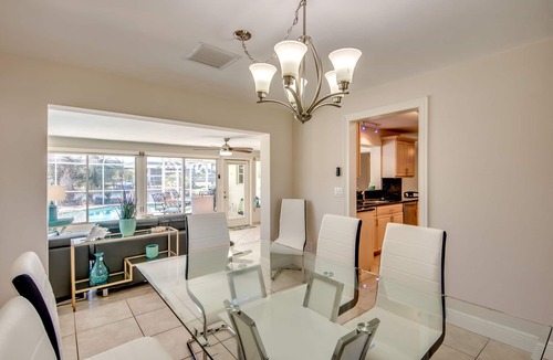 Caloosahatchee House | NAUTICAL BREEZE - 4 bedrooms, pool, waterfront, easy river and Gulf access