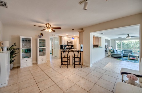Caloosahatchee House | NAUTICAL BREEZE - 4 bedrooms, pool, waterfront, easy river and Gulf access