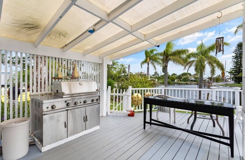 Signal Cove House | Nautical Haven 175 FT PRIVATE WATERFRONT/Dock/4 KAYAKS/5 MIN 4 GROCERIES
