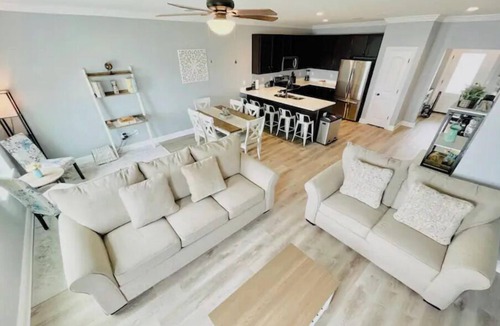 Navarre House | Navarre Beach Front Whole House Large Yard. Kayaks + Paddle Boards Included.