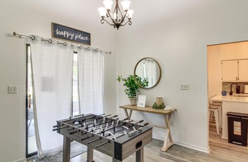 Navarre House | Navarre Home w/Game Area + Mini Golf Course!