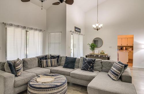 Navarre House | Navarre Home w/Game Area + Mini Golf Course!