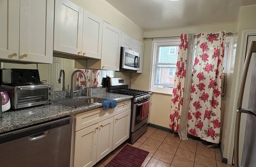 North Philadelphia House | NE,Spacious 5-bedroom 2 bathrooms in charming Philadelphia with AC