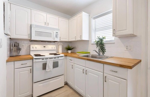 Victoria Park Apartment | Near Beach and Las Olas, 1 bedroom Apartment