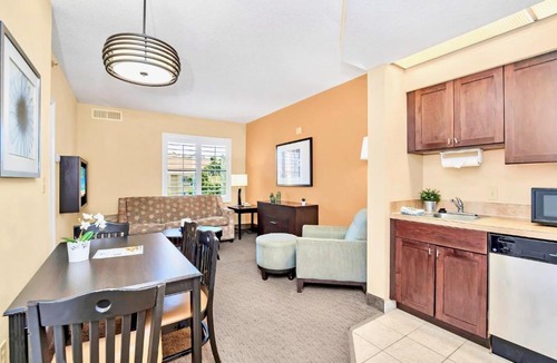 Florida Central Atlantic Coast Apartment | Near Disney-1BR with Two Queen Beds