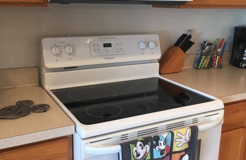 Davenport Villa | Near Disney 3 Bed/2 Bath '"Florida Oasis'"w/Pool & Spa-10% disc for 7+night stay