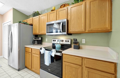 Southchase House | Near Disney & Universal: Family Retreat in Orlando