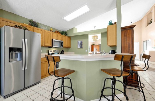 Southchase House | Near Disney & Universal: Family Retreat in Orlando