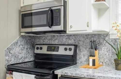 Columbus House | Near Downtown & Moore - The Graduation Getaway