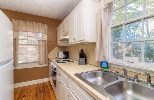 Columbus Apartment | Near Downtown, Parks & Museum - Midtown Back House