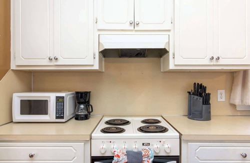 Columbus Apartment | Near Downtown, Parks & Museum - Midtown Back House