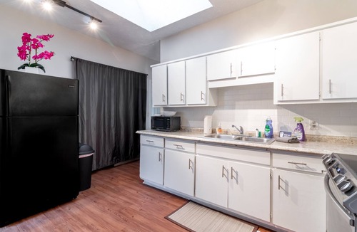 Columbus House | Near Downtown Sunny Sweetheart Unit