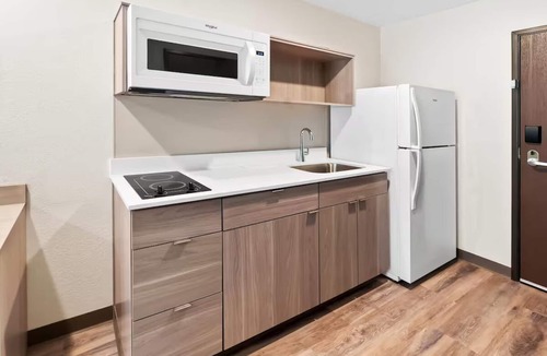 Greenville Hotel | Near Falls Park on Reedy and Downtown Greenville Fun! Pets Are Welcome!