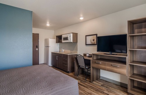 Greenville Hotel | Near Falls Park on Reedy and Downtown Greenville Fun! Pets Are Welcome!