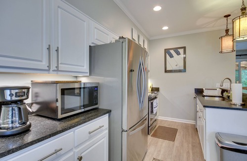 McCormick House | Near Golfing: Savannah Lakes Townhome